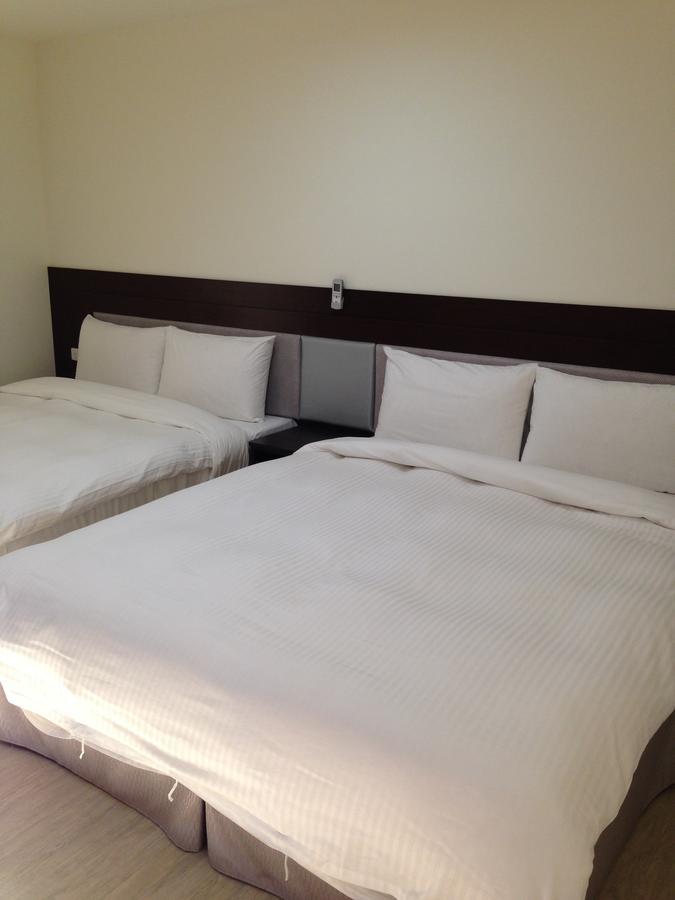 Big Bear Hotel Каосюн Стая снимка